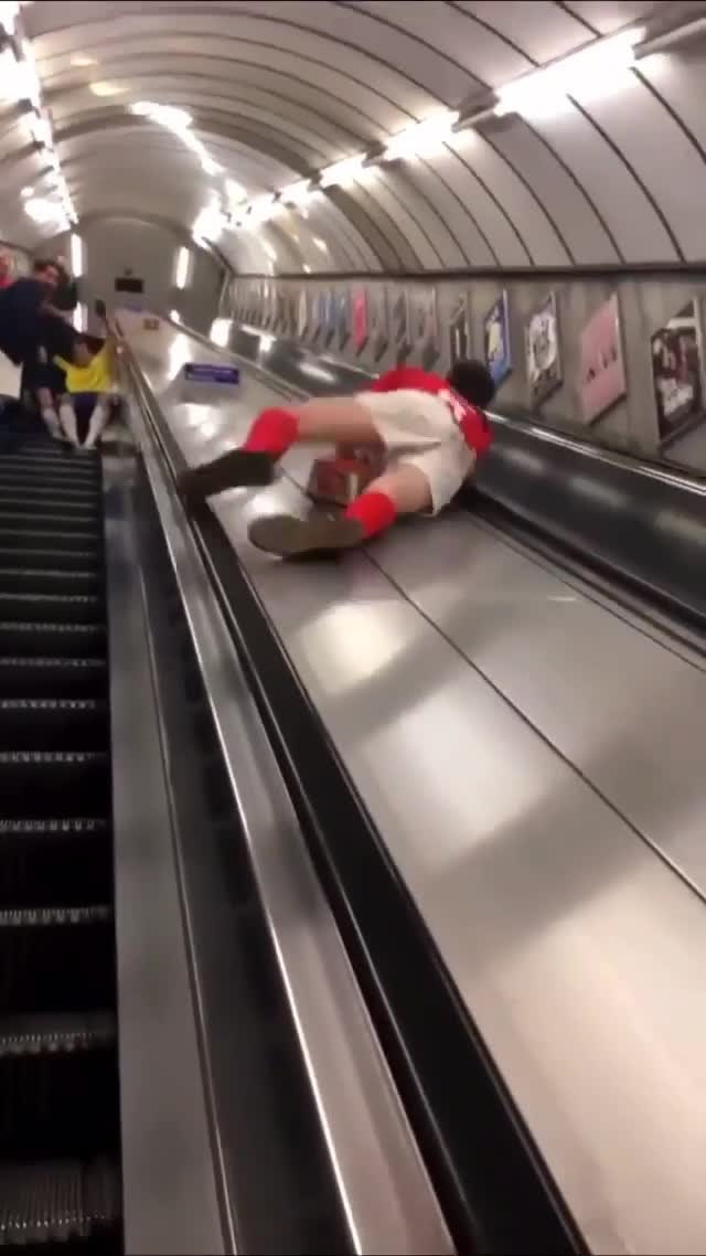 Fortnite: Memes - Fortnite Characters POV When they take fall damage video cover image 1