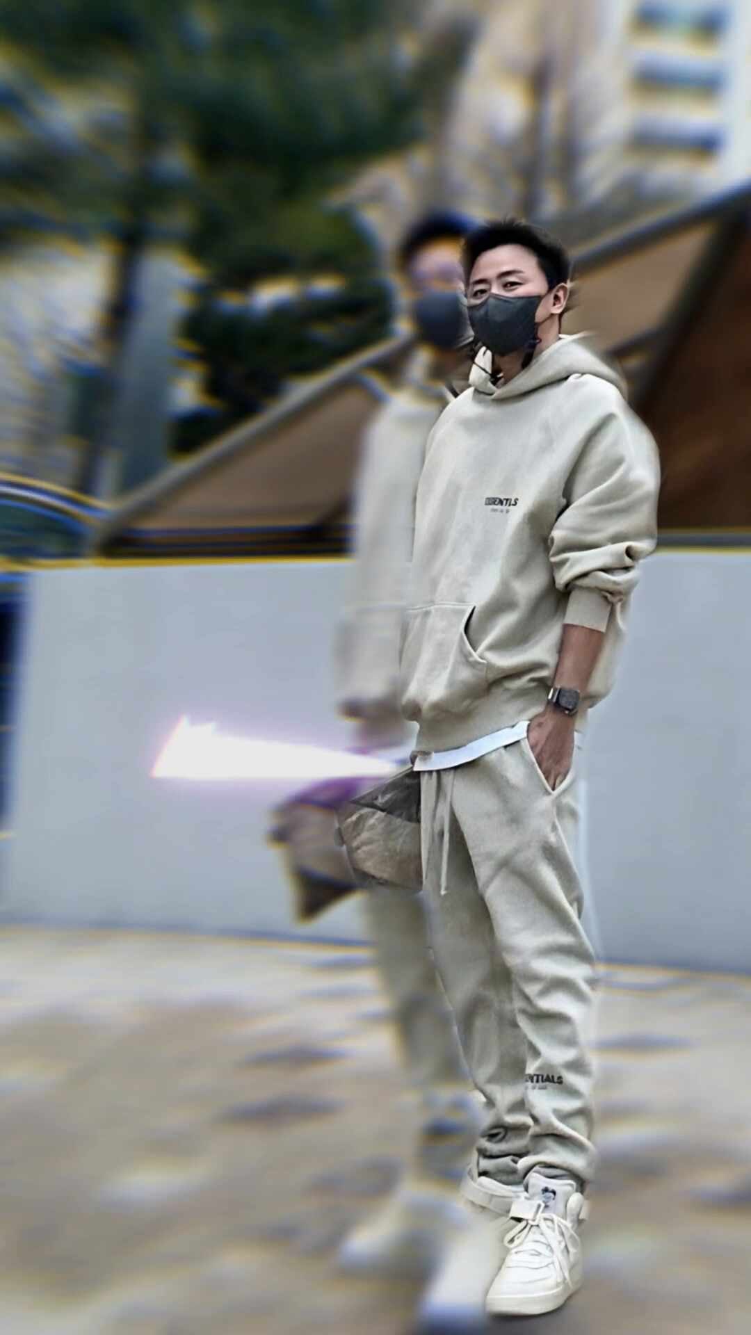 에센셜 코어 컬렉션 스웨트팬츠 탄 | Essentials | KREAM Essentials The Core Collection Sweatpants Tan