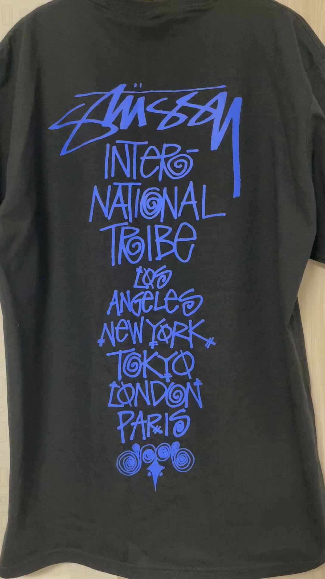 스투시 트라이브 스택 티셔츠 블랙 | Stussy | KREAM