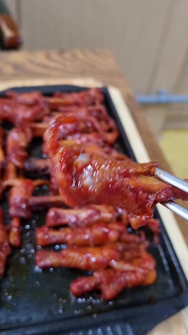 매콤한 닭발 요리