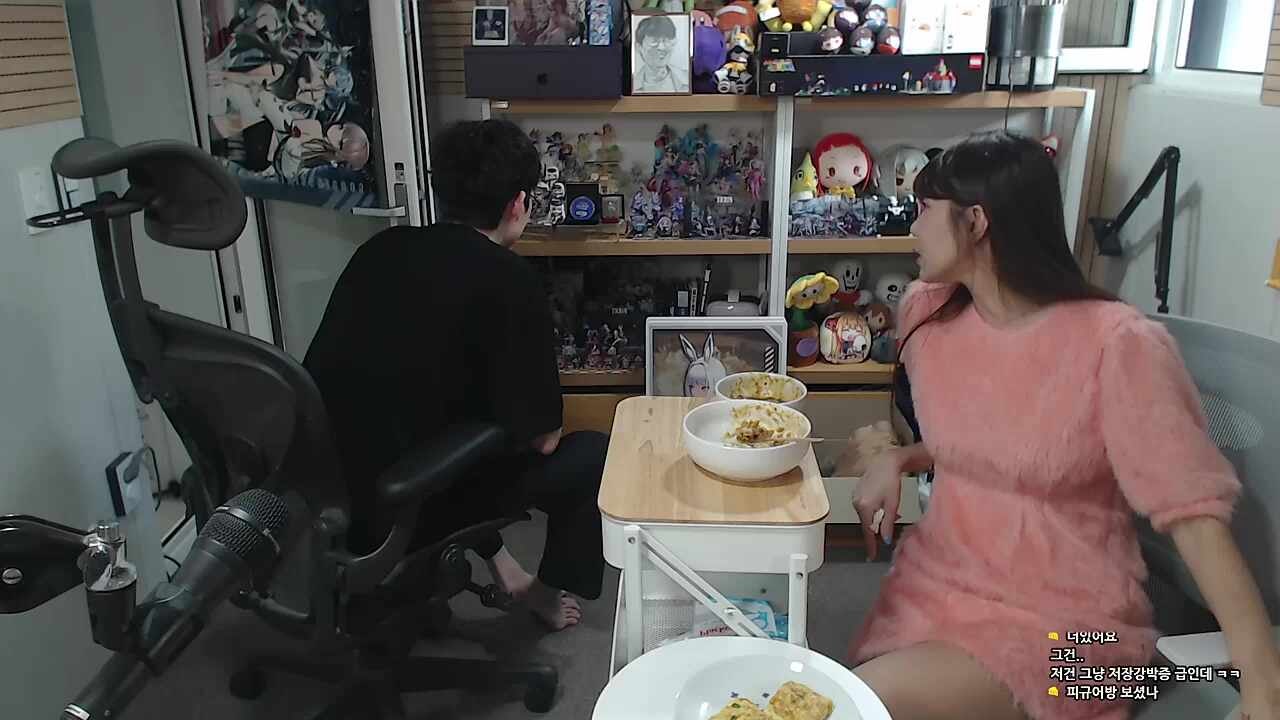 남편한테 못된 거 알려준 남편친구