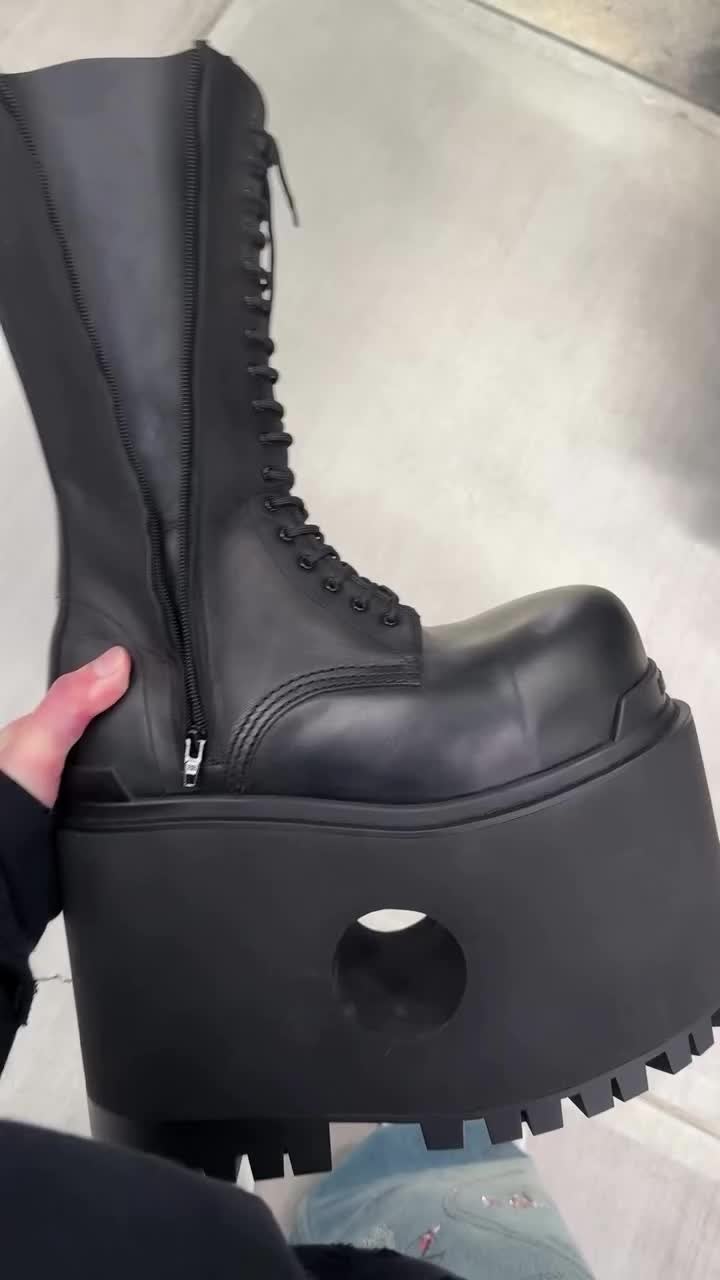 W) 발렌시아가 불도저 레이스업 부츠 블랙 | Balenciaga | KREAM
