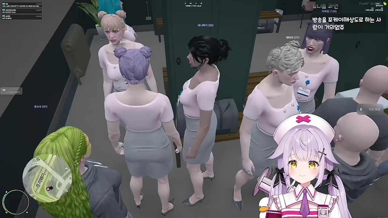 EMS 복장만 바뀌네 얼굴이 충격적임