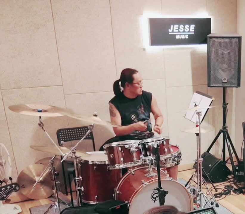 4번째 스튜디오 사진