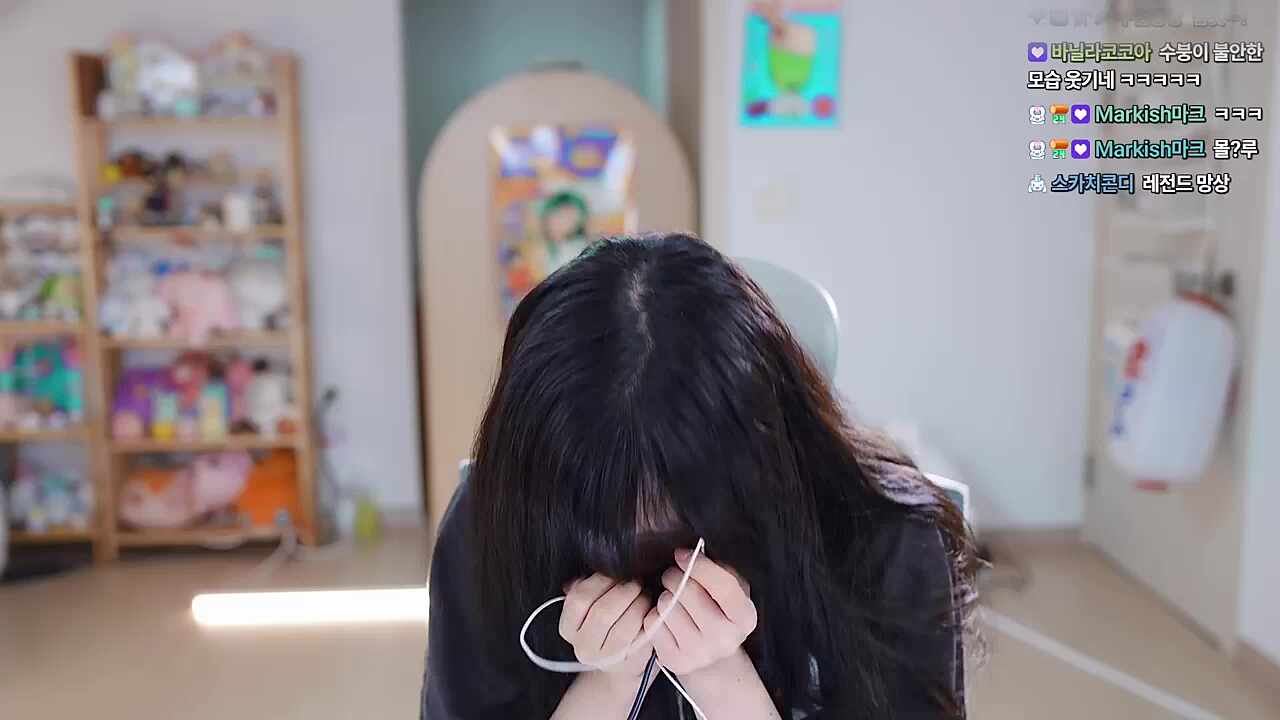 지각해서 몹시 불안한 수붕이