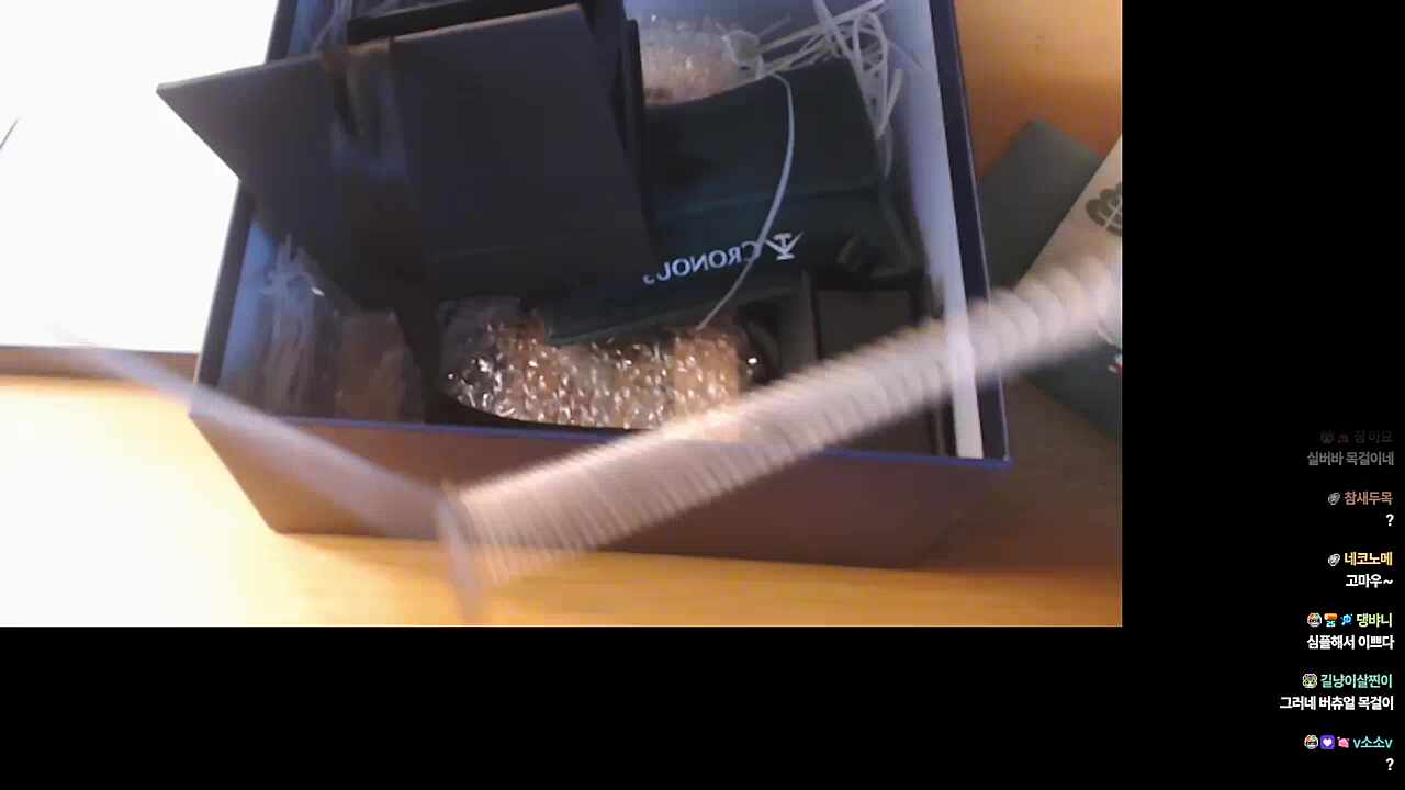 햄찌한테 목걸이 채워주는 하루🐹