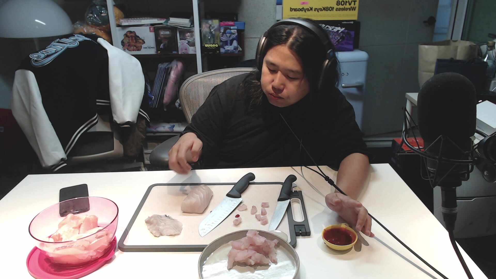 살다살다 회는 첨 떠보네